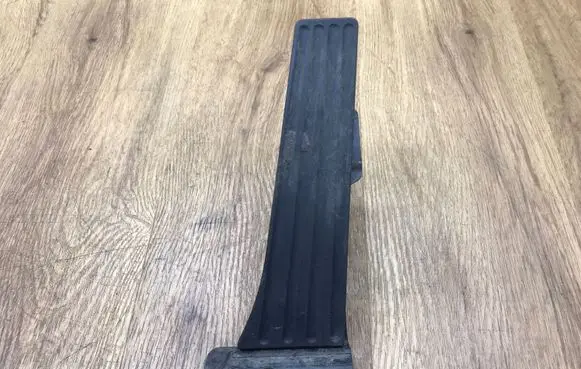 BMW 4 F32 F33 Accelerator throttle pedal 6853175