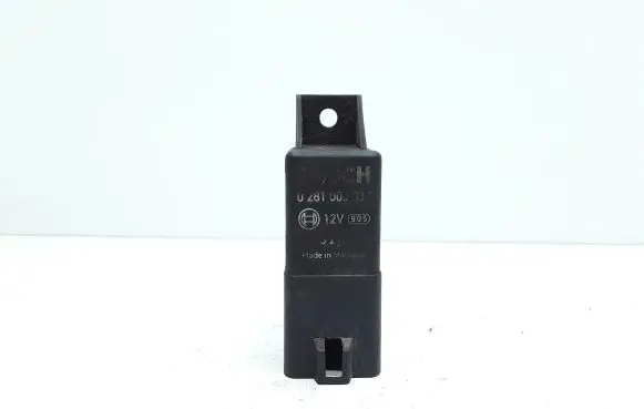 Volvo V70 Glow plug pre-heat relay 30751798 0281003037