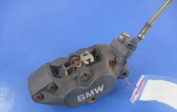 BMW 5 E60 E61 Front brake caliper 737102