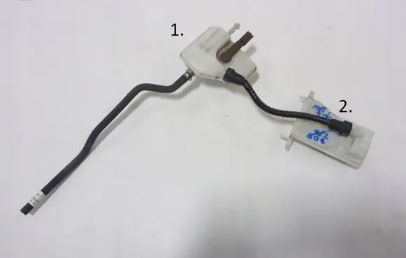 Peugeot 308 Brake fluid reservoir 