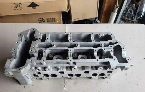 Mercedes-Benz E W211 Engine head R6420163601