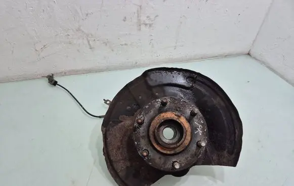 Mitsubishi Pajero Front wheel hub 