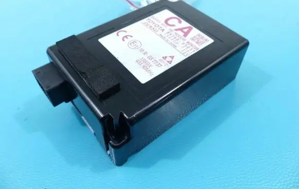 Toyota Avensis T270 Central body control module 89760-05031 IMPRK1286171