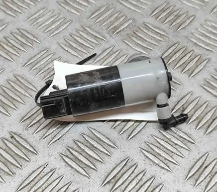 Volvo XC40 Windscreen/windshield washer pump 32237969