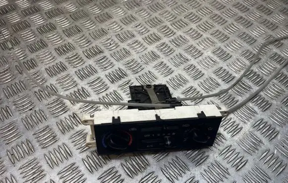 Subaru Forester SF Climate control unit 
