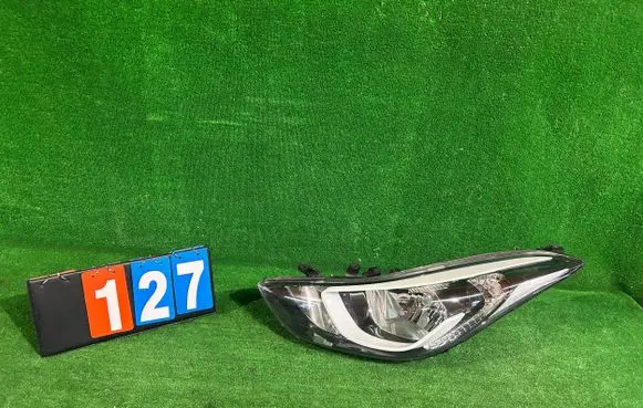 Hyundai Elantra Headlight/headlamp