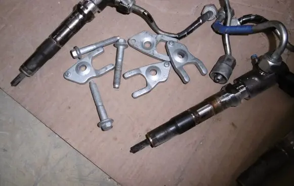 Ford Transit VII Fuel Injector clamp holder 