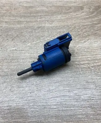 Volkswagen PASSAT B5 Brake pedal sensor switch 1J0927189E