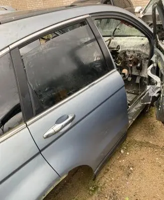 Honda CR-V Rear door