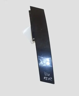 Citroen C5 Front door window/glass frame 9657425080