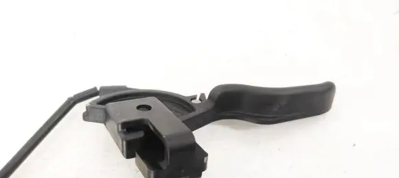 Engine bonnet (hood) release handle