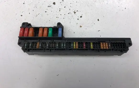 BMW 5 E60 E61 Fuse module 6957330 61146957330