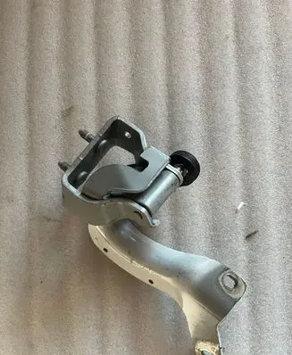 Audi Q7 4L Tailgate/trunk/boot hinge 4L0827299