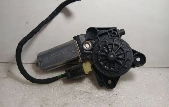 Mercedes-Benz C W203 Rear door window regulator with motor A2038202942