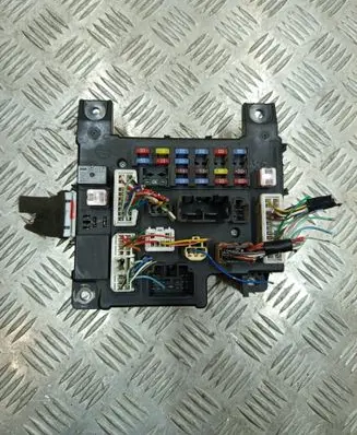 Mitsubishi Outlander Fuse module 8637A319 519087A18 00634190