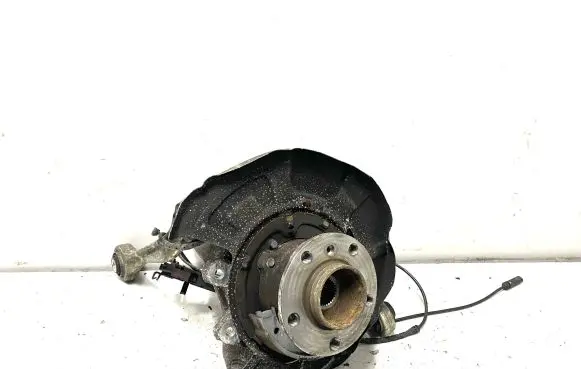 BMW X5 F15 Rear wheel hub 6879102