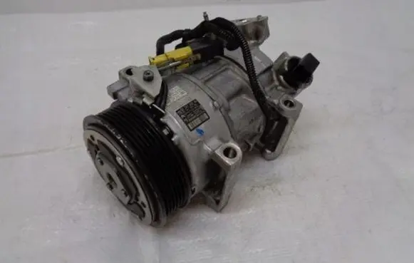 Peugeot 208 II Air conditioning (A/C) compressor (pump) 9834730080