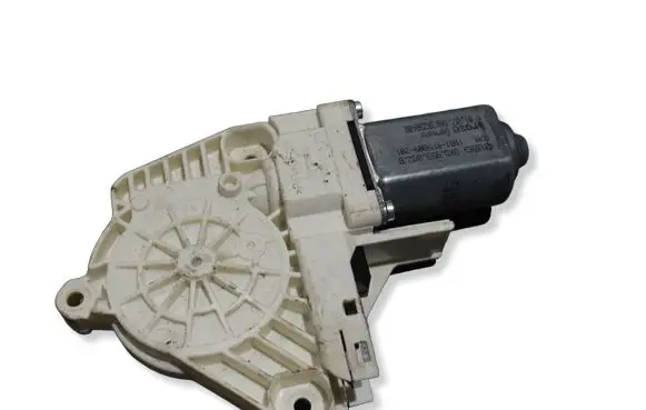 Audi A6 C7 Front door window regulator motor 8K0959802B