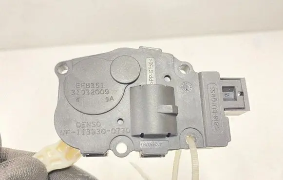 Jaguar XF X250 Air flap motor/actuator 412650750 MF1139300770 31032009