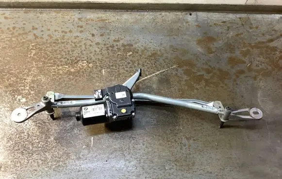 BMW 5 G30 G31 G38 Front wiper linkage and motor 503000615951 W000061595 W000061430