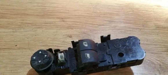Peugeot 207 Electric window control switch e29261