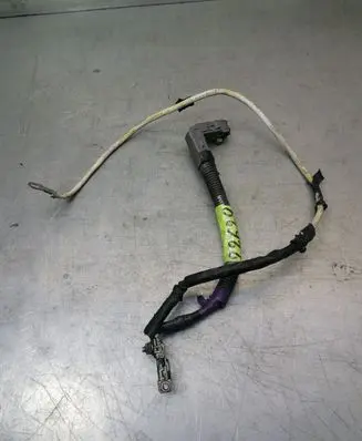 Toyota Auris 150 Positive cable (battery)
