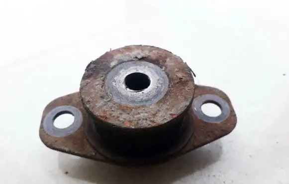 Honda Accord Engine mount bracket