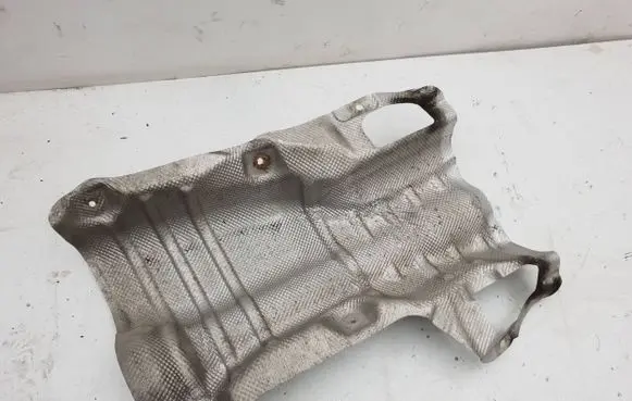 BMW 2 F22 F23 Heat shield in engine bay 7211775