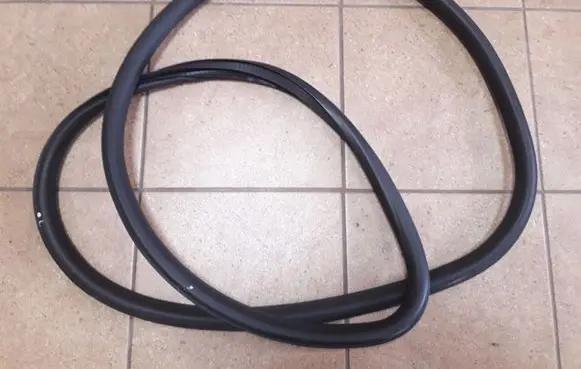 Opel Insignia A Front door rubber seal