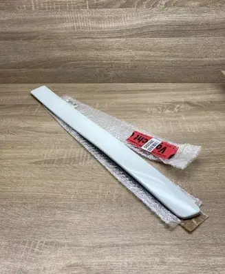 Volkswagen Polo IV 9N3 Rear door trim (molding) 6Q4853753A