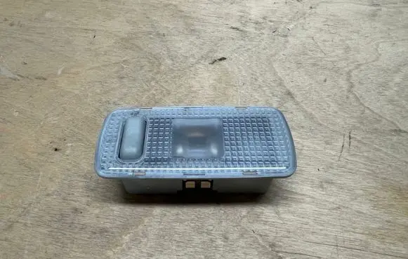 Nissan Qashqai Rear seat light 