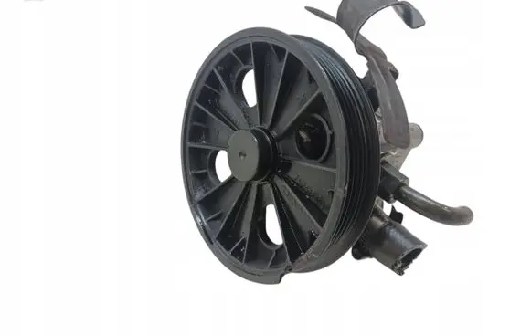 Volvo S80 Power steering pump 8683377
