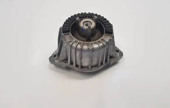 Mercedes-Benz E W212 Engine mount vacuum valve 