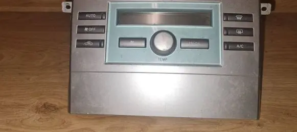Toyota Corolla Verso AR10 Climate control unit 559000F030