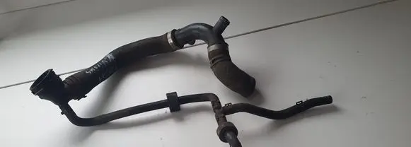 Volkswagen PASSAT B7 Engine coolant pipe/hose