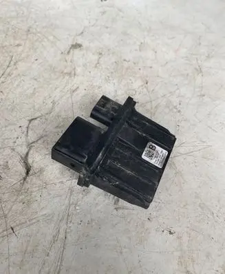Volkswagen Touran III Glow plug pre-heat relay 7N0941329
