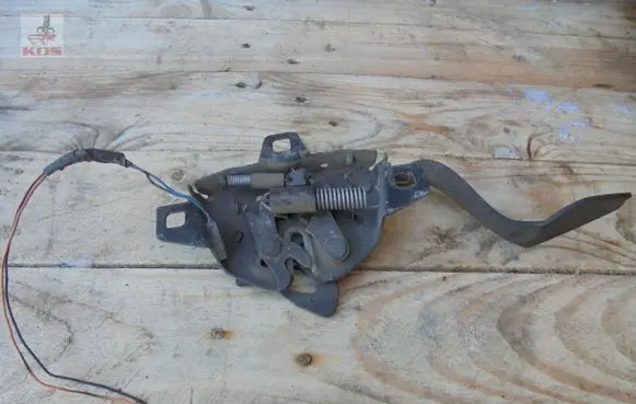 Maserati Quattroporte Engine bonnet/hood lock/latch loop/hook 