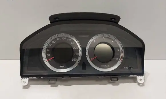Volvo V70 Speedometer (instrument cluster) 31270367AA 31270367
