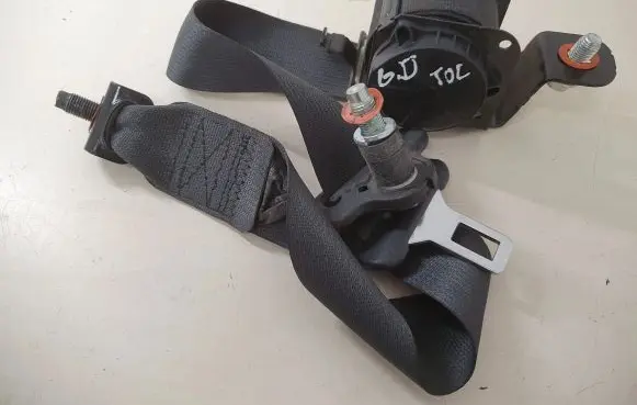 Hyundai Tucson JM Rear seatbelt 898202E001