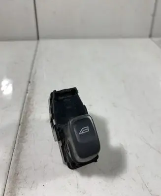 Volvo V70 Electric window control switch 9472275