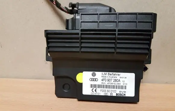 Audi A8 S8 D3 4E Power management control unit 4F0907280A 4F0910280