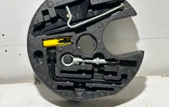 Peugeot 508 RXH Tool set 9676717380