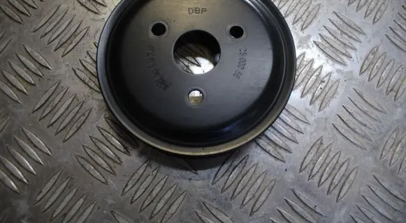 Opel Corsa D Water pump pulley 90531737