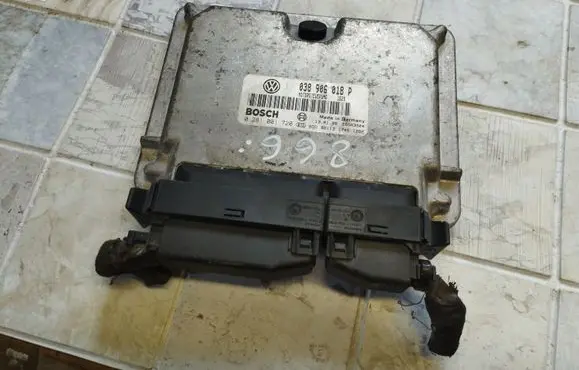Audi A6 S6 C5 4B Engine control unit/module 038906018P 0281001720