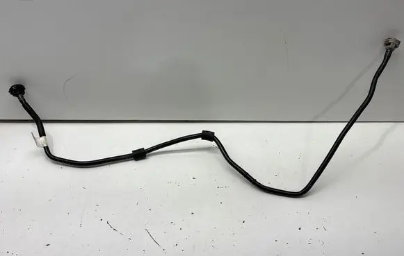 Engine coolant pipe/hose