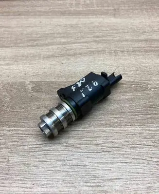 BMW 3 G20 G21 Turbo solenoid valve 7639993