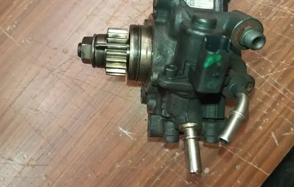 Renault Master III Fuel injection high pressure pump A2C97864000 167001930R