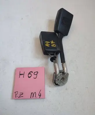 Audi A4 S4 B7 8E 8H Middle seatbelt buckle (rear) 8E085773901C