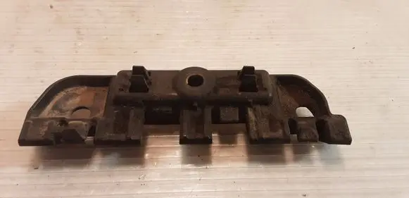 Fender mounting bracket