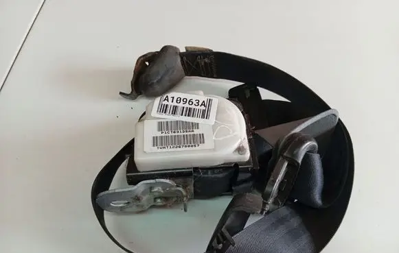 Chrysler Voyager Front seatbelt P1CT631D5AA
